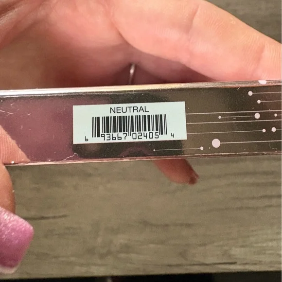 Girlactik | Luminious Face Powder in Neutral - Picture 4 of 4